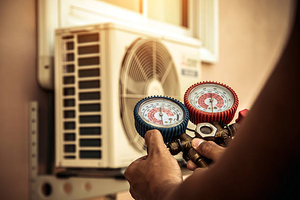 Professional Hvac Maintenance technician working in Amityville, NY